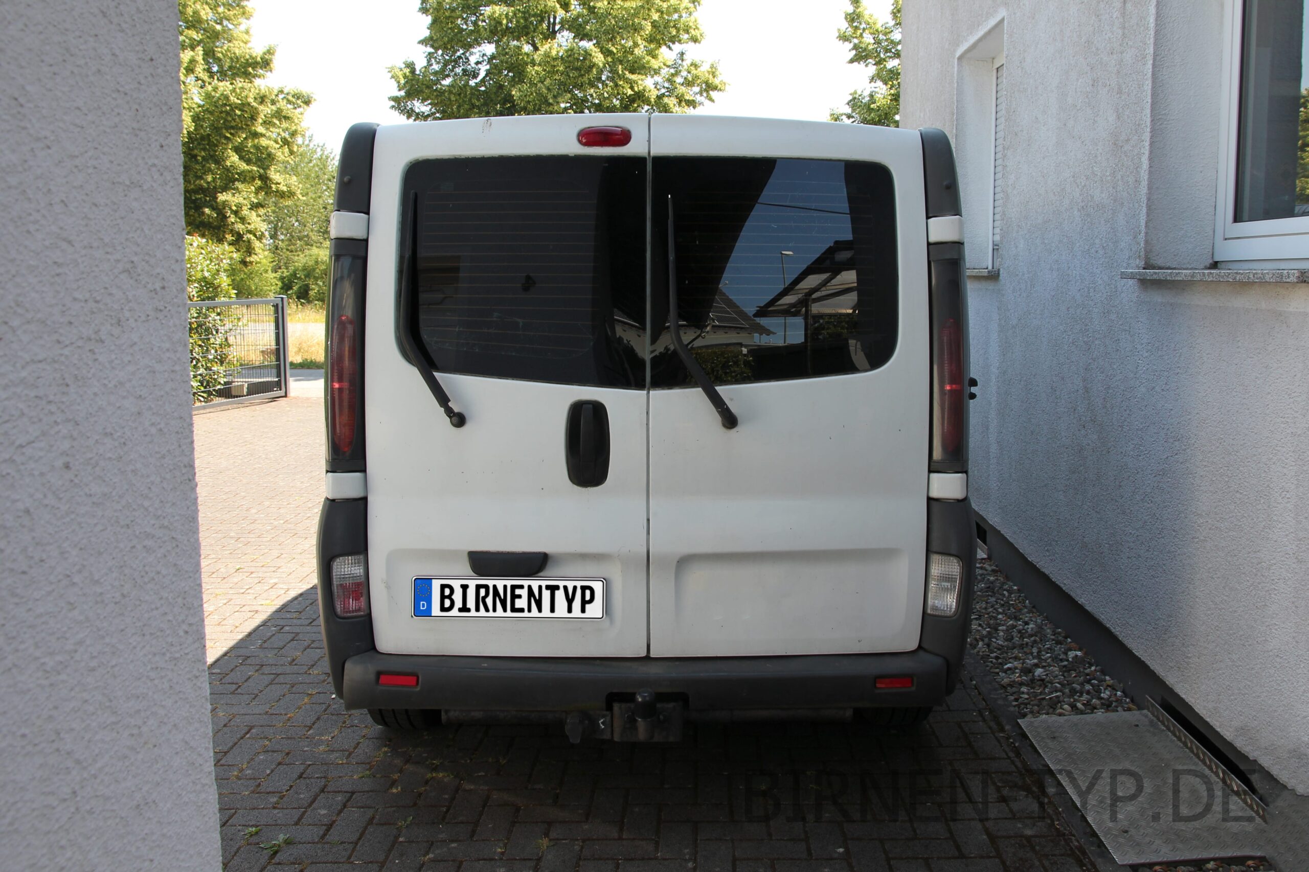 Heck-Ansicht des Opel Vivaro A : 1 (Modell X83) 2001 - 2014 hinten