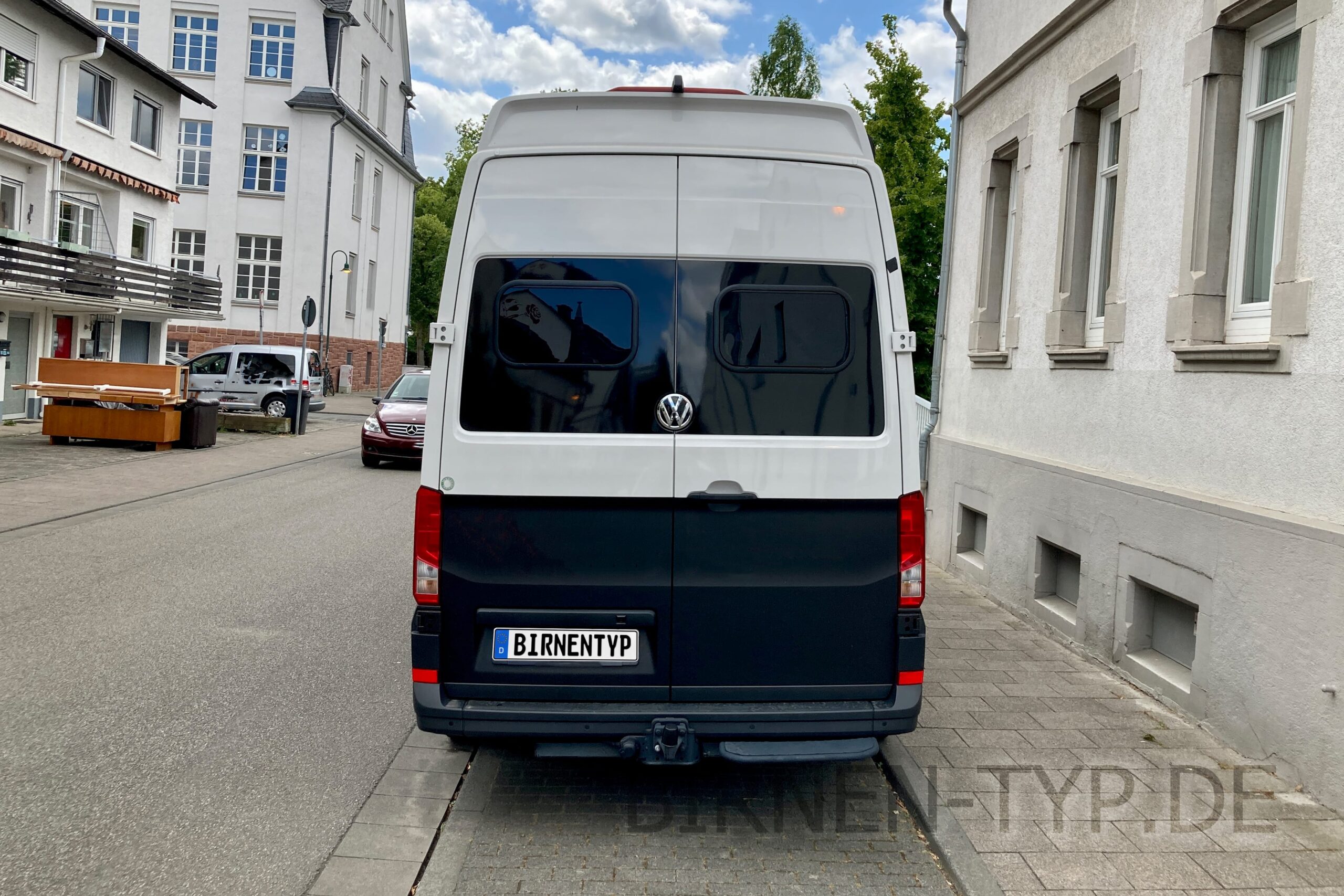 Heck-Ansicht des Volkswagen VW Grand California 1 (Modell SYSXSZ7C0) 2016 - heute hinten