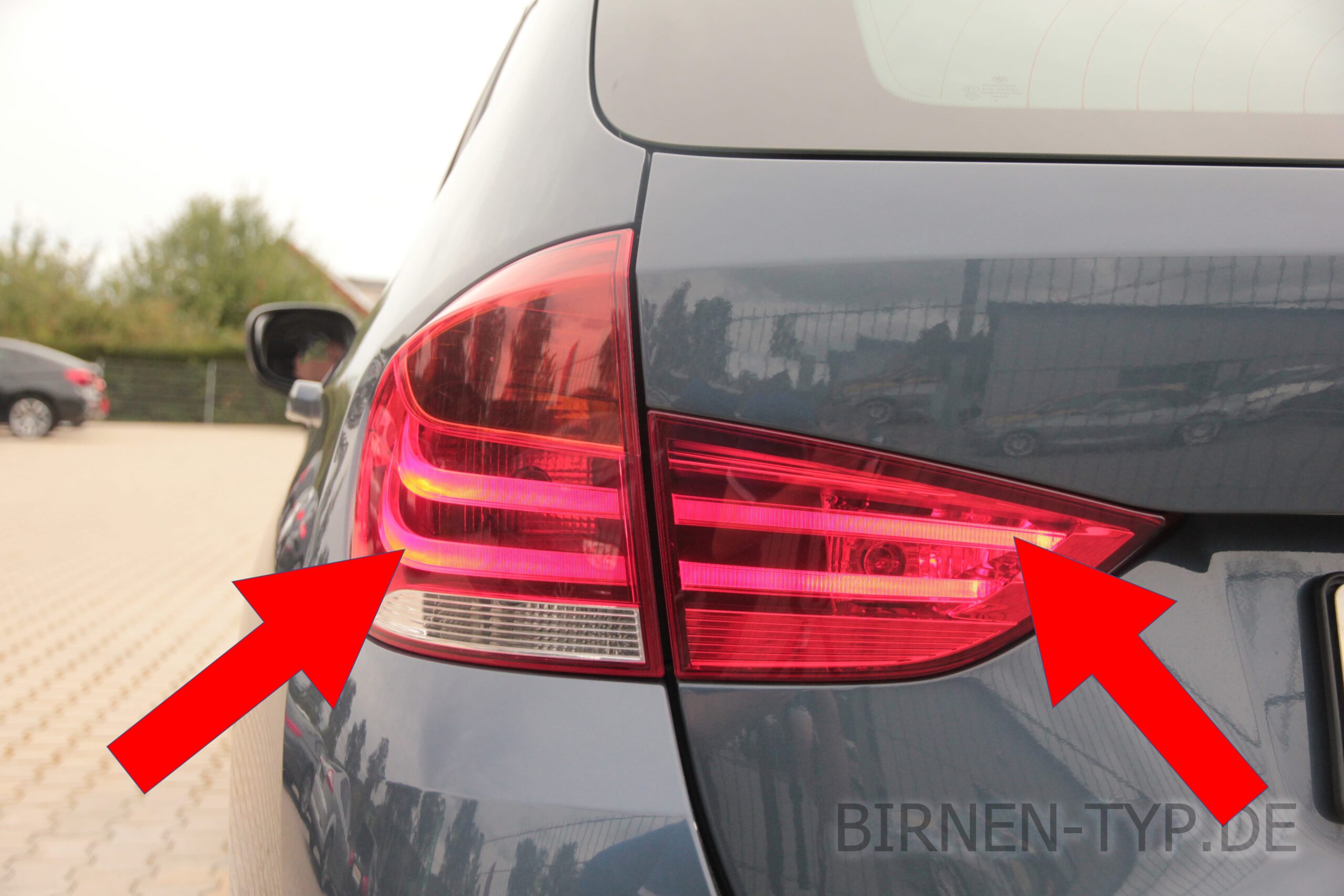 Rücklicht-Birne hinten links oder rechts im Rückleuchte des BMW X1 1 geht nicht Das ist die korrekte Birne P21W Wackelkontaktc