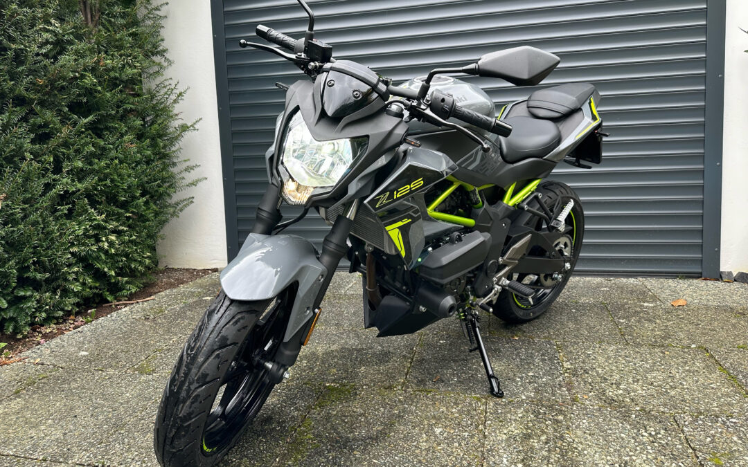 Seitenansicht der Kawasaki Z-125 (Typ BR125K, BR125L ) 2018 - heute schräg