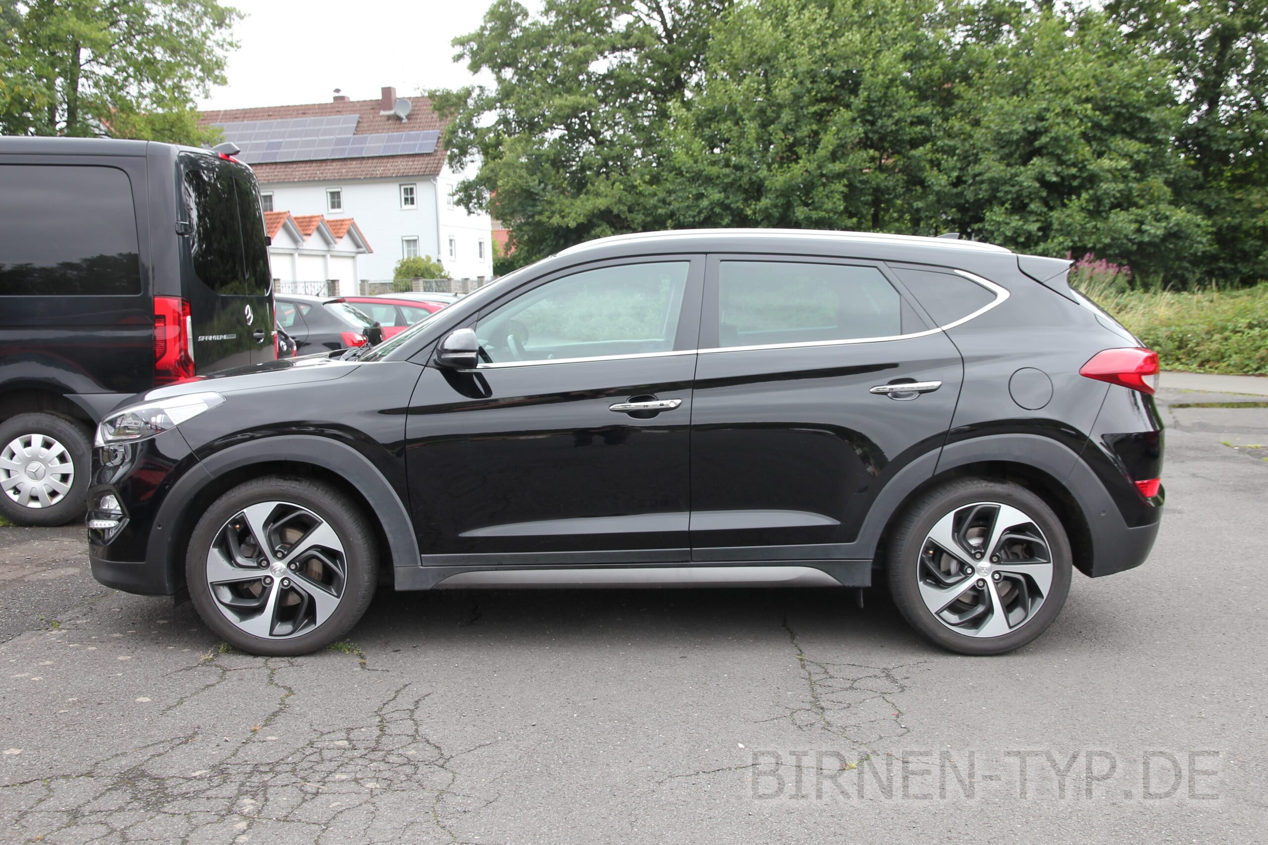 Seitenansicht des Hyundai Tucson 3 (2015 - 2020) links rechts Fahrerseite Beifahrerseite