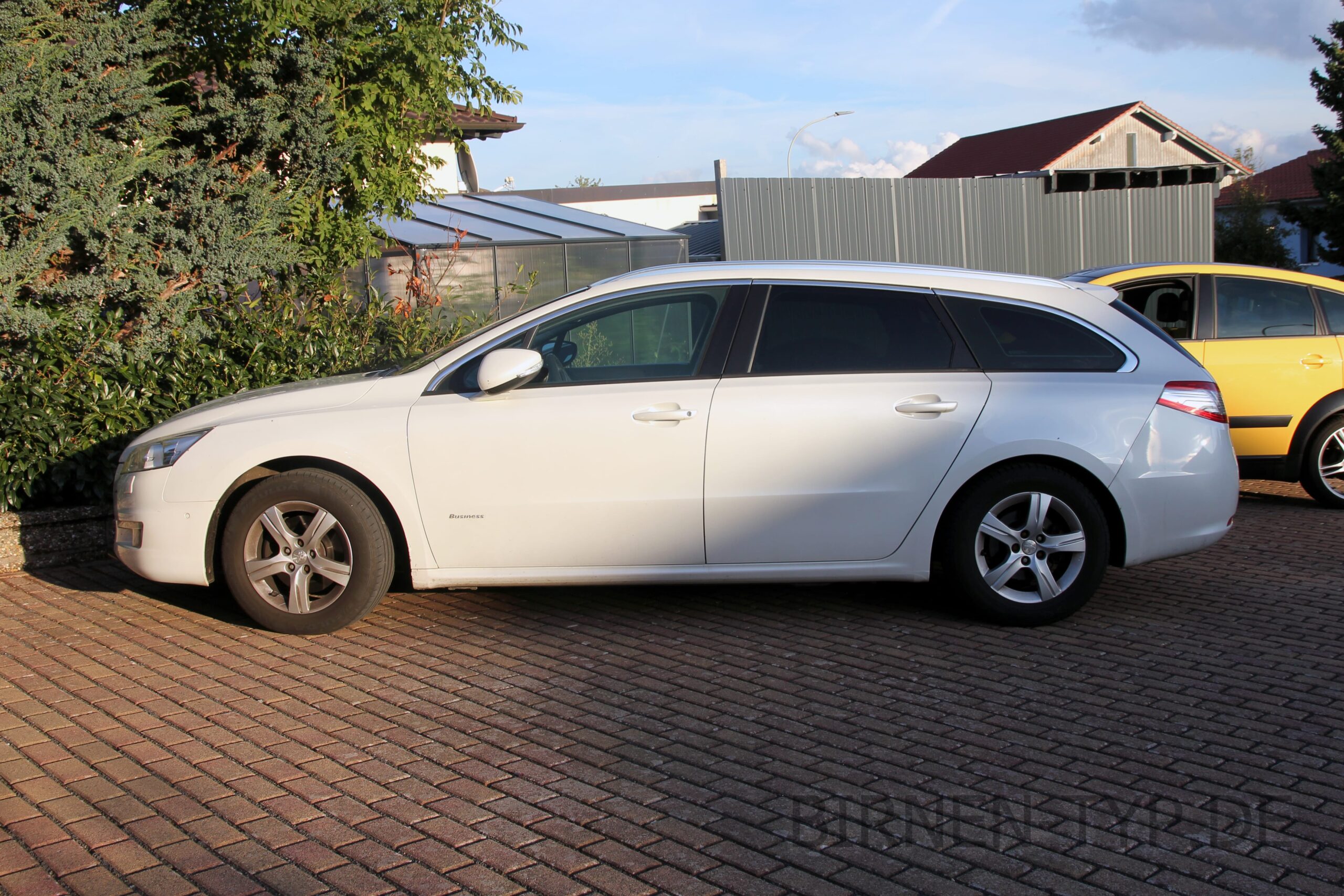 Seitenansicht des Peugeot 508 1 (2010 - 2018) links rechts Fahrerseite Beifahrerseite