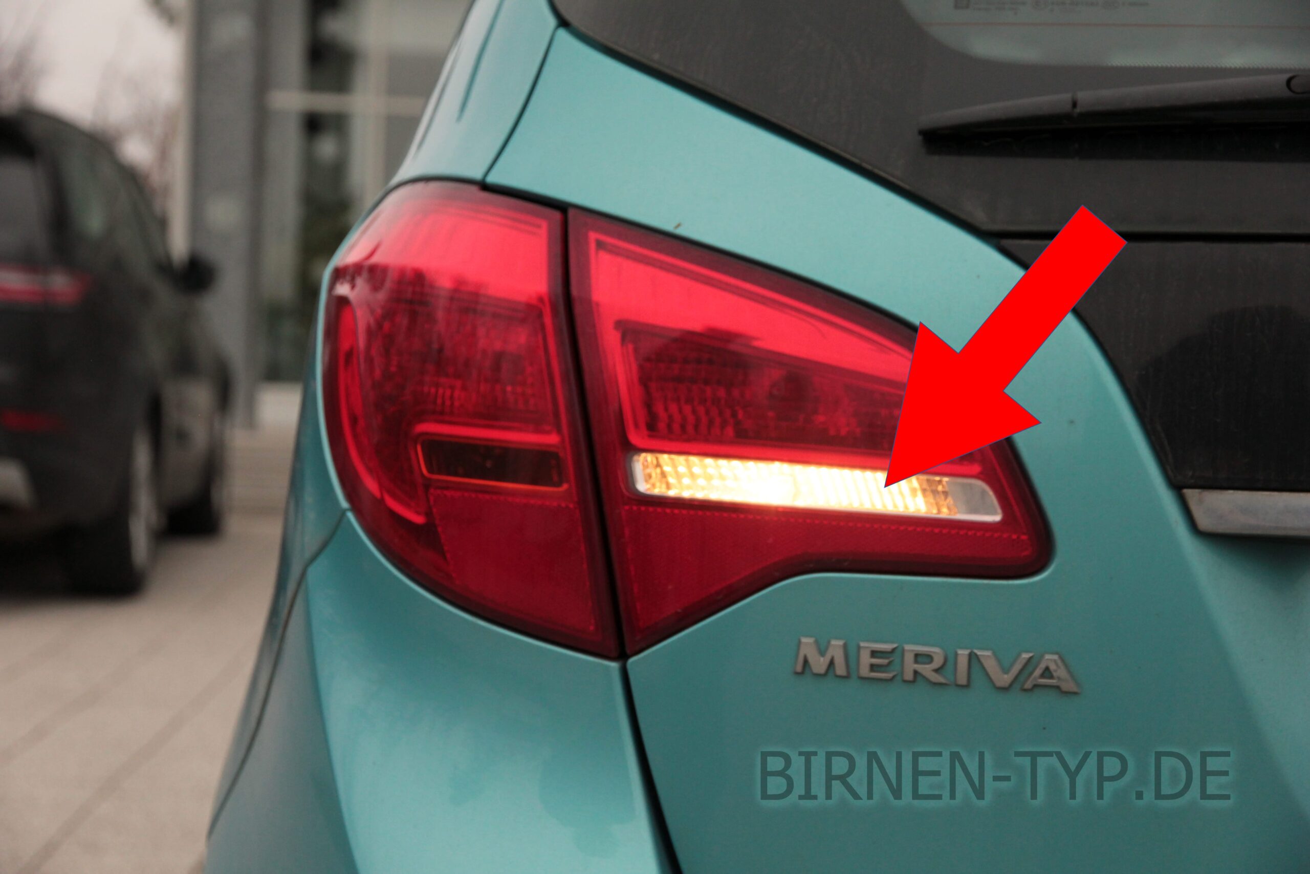 Rückfahr-Scheinwerfer-Birne hinten links oder rechts im Rücklicht des Opel Meriva B geht nicht Welche ist die korrekte Birne Bild 1 W16W