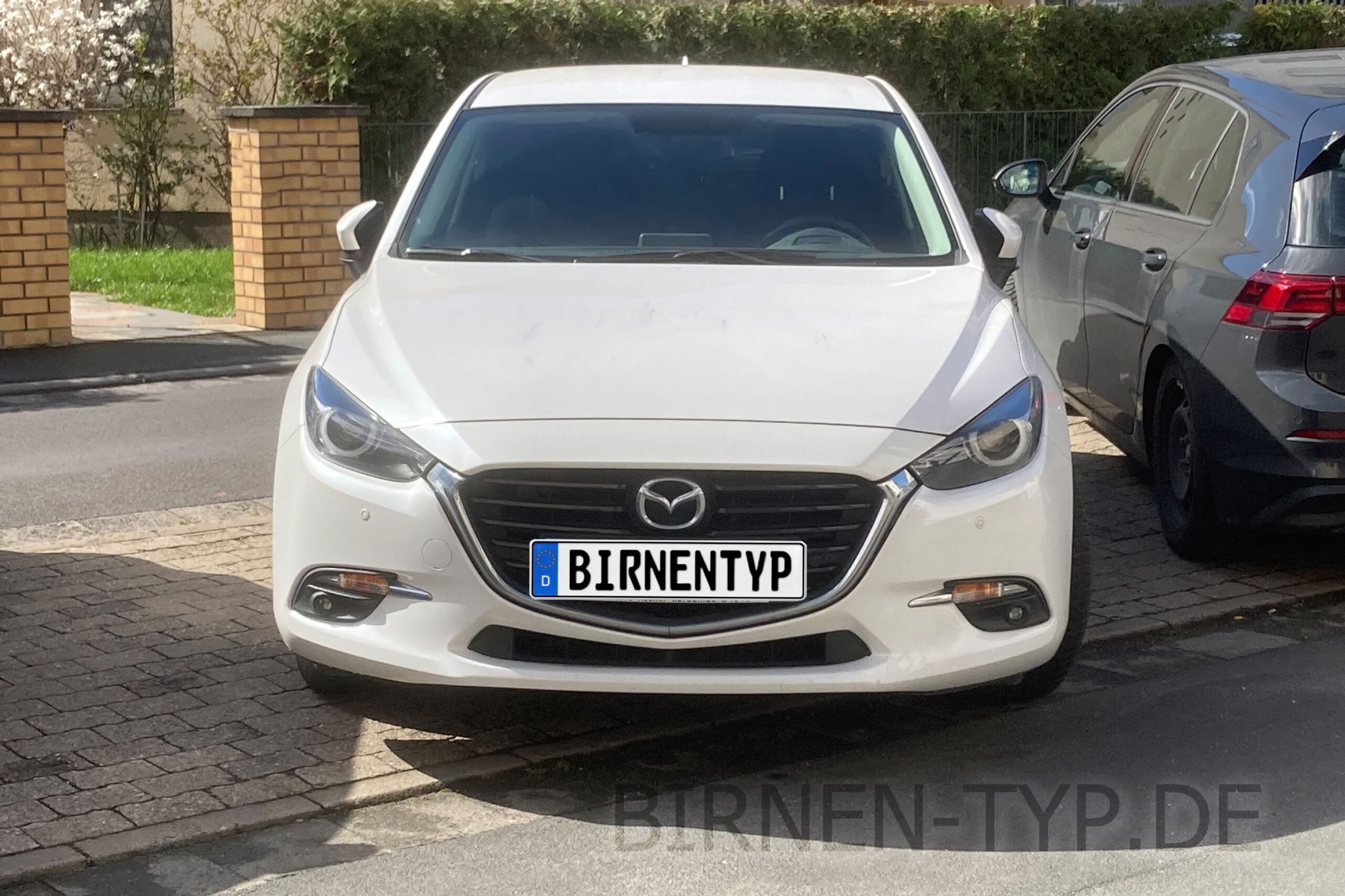 Front-Ansicht des Mazda 3 3 Baujahr von 07/2013 bis 12/2018 vorne