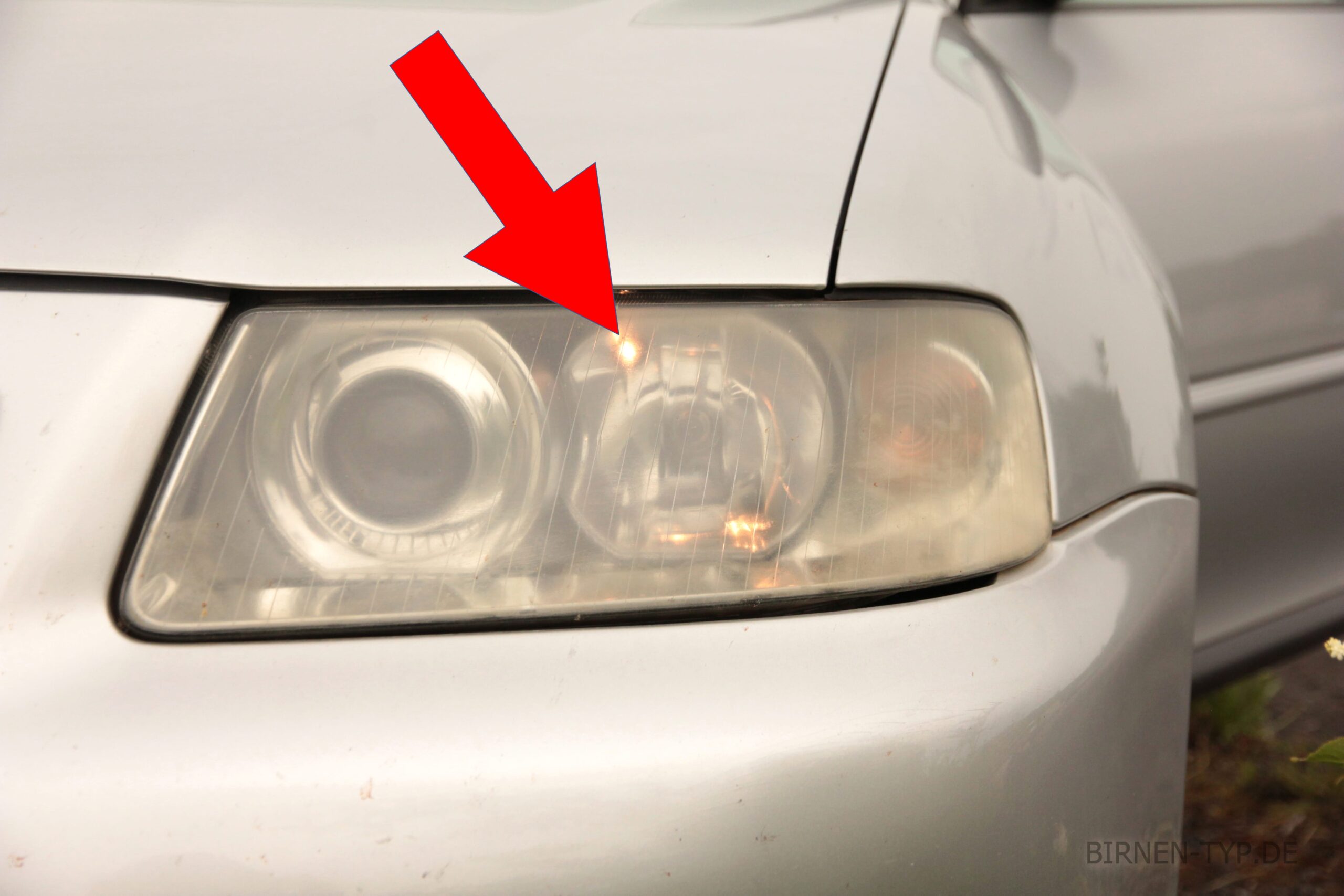 Die richtige Standlicht-Birne für den Glühlampe-Scheinwerfer des Audi A3 1 1996 2006 links bzw. rechts kaufen und wechseln